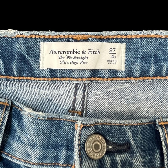 ABERCROMBIE & FITCH 90'S STRAIGHT ULTRA HIGH RISE WOMEN'S JEANS SIZE 4 - Picture 3 of 6